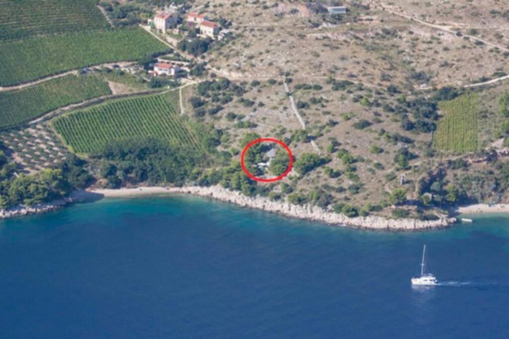 A Small Stone House By The Sea, In A Wineyard Nerezisca Εξωτερικό φωτογραφία