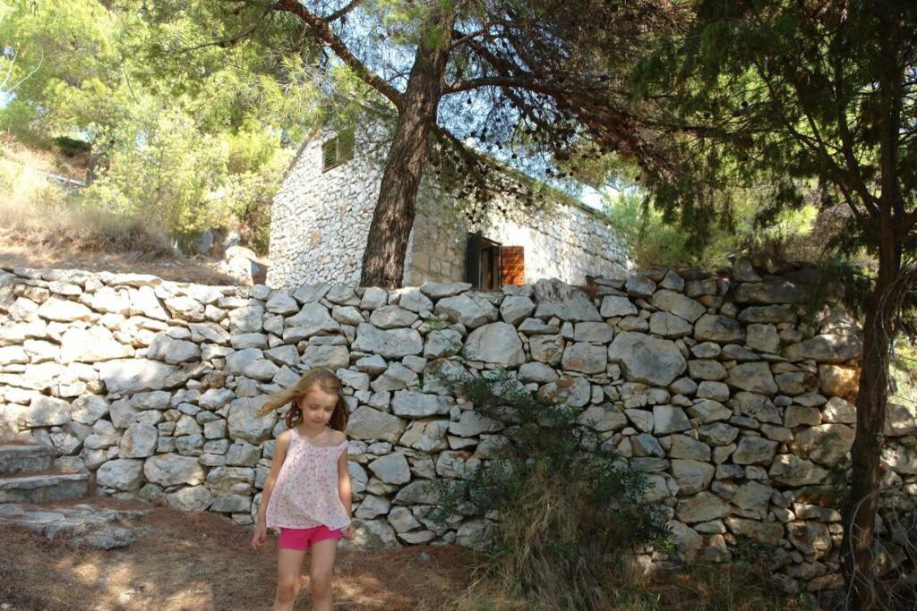 A Small Stone House By The Sea, In A Wineyard Nerezisca Εξωτερικό φωτογραφία